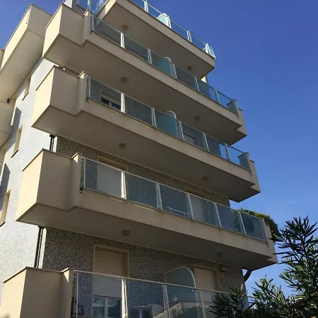 La Marina *